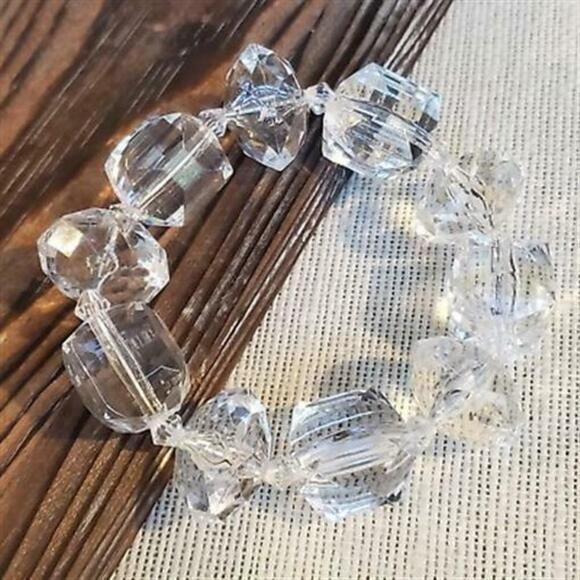 Clear Faceted Lucite Beads Chunky Handcrafted Stretch Bracelet - Picture 4 of 4